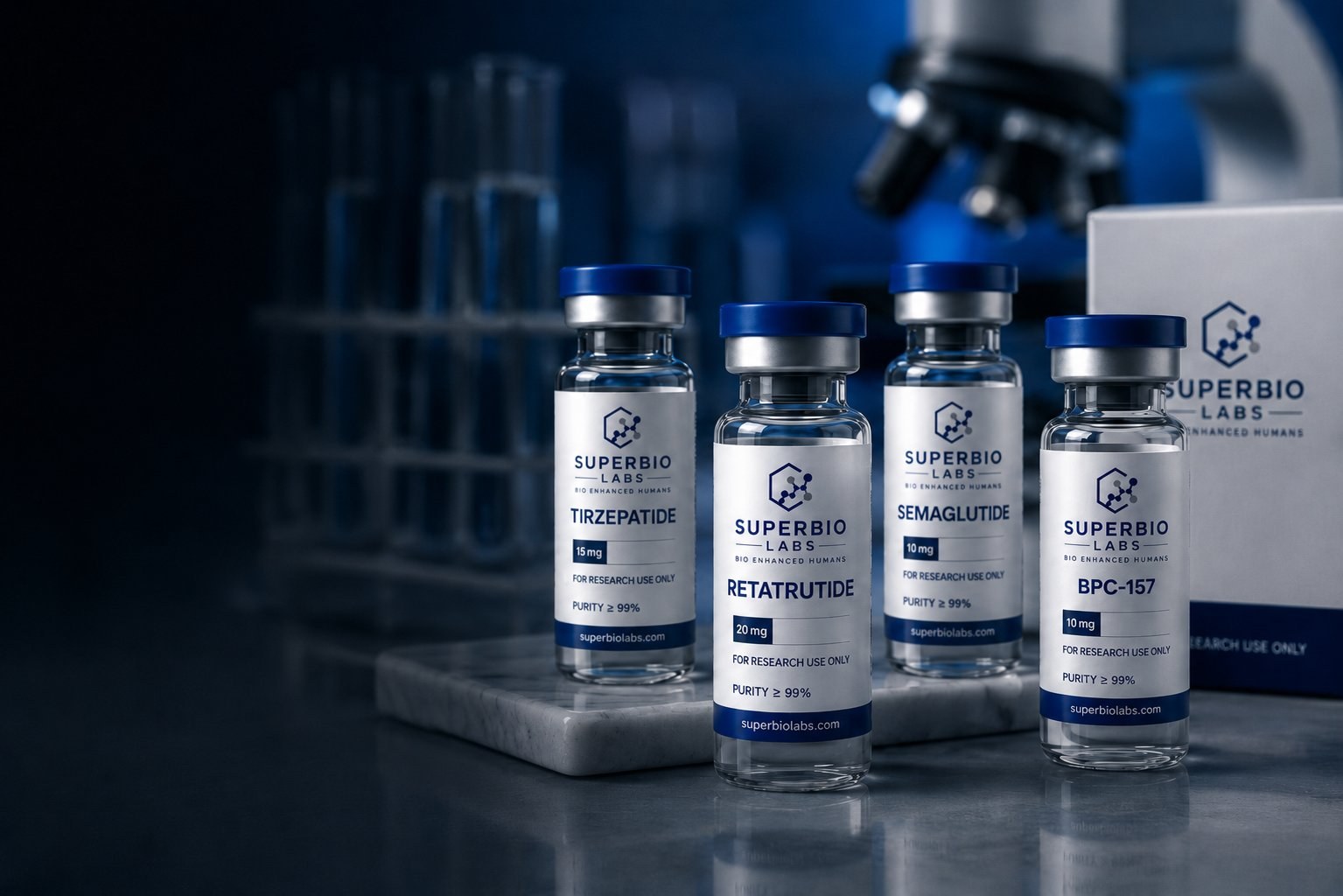 SuperBio Labs · Frascos de péptidos premium en laboratorio